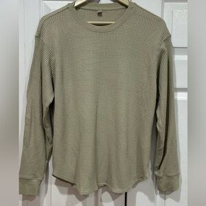 UNI QLO waffle knit long sleeve tshirt size medium sage green